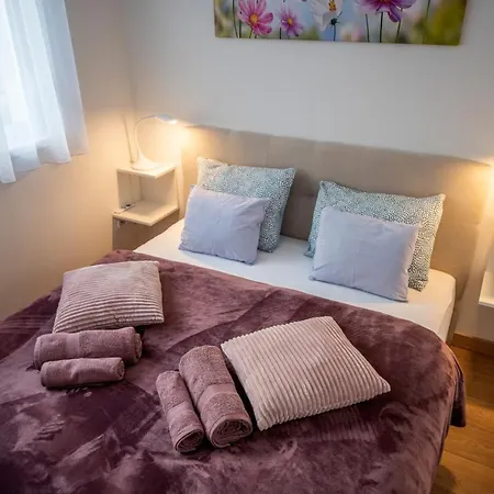 Apartment Cute Apartman- Free Parking Pecs