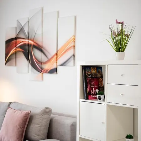 Cute Apartman- Free Parking דירה *