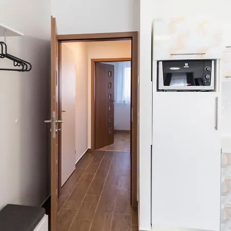 Lejlighed Cute Apartman- Free Parking *