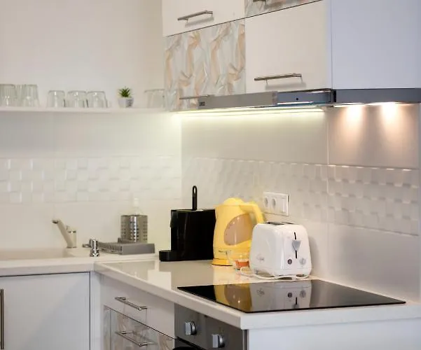 Cute Apartman- Free Parking דירה