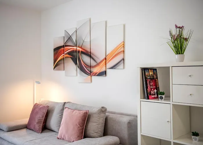 Cute Apartman- Free Parking דירה