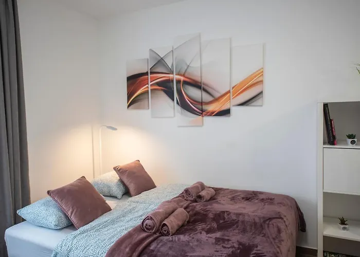 Cute Apartman- Free Parking דירה